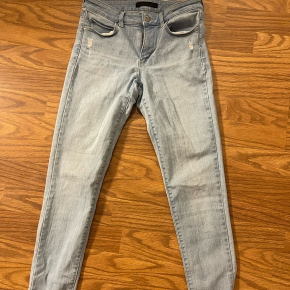 Light Wash Skinny Jeans - Picture 2 of 3